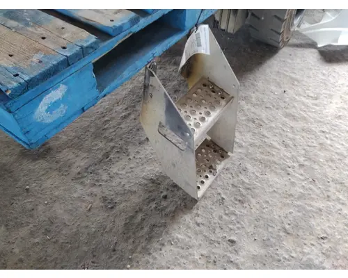 PETERBILT 387 FRAME STEP