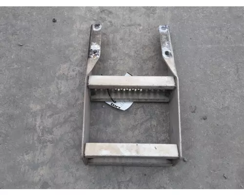 PETERBILT 387 FRAME STEP