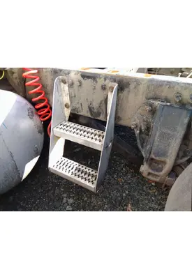 PETERBILT 387 FRAME STEP