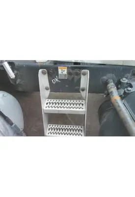 PETERBILT 387 FRAME STEP