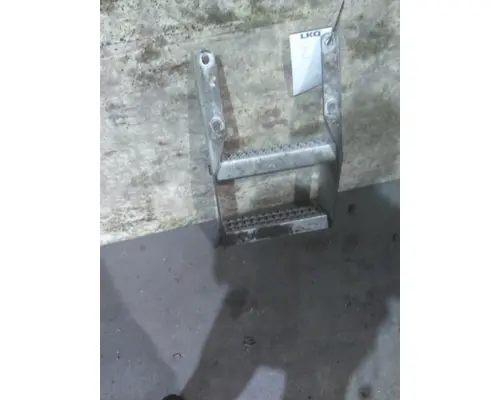 PETERBILT 387 FRAME STEP