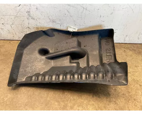 PETERBILT 387 Fender Extension