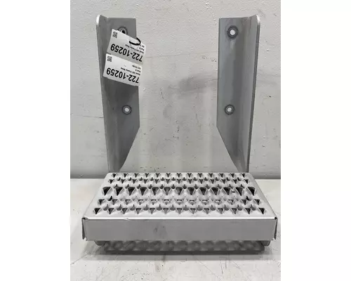 PETERBILT 387 Frame Step