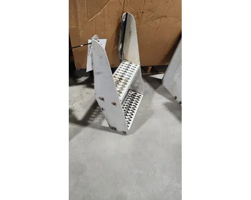PETERBILT 387 Frame Steps