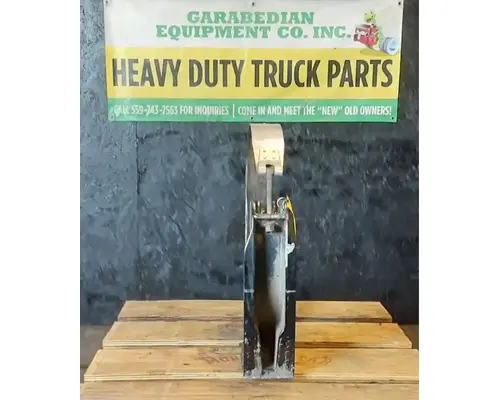 PETERBILT 387 Fuel Tank Brackets