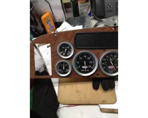 PETERBILT 387 GAUGE CLUSTER