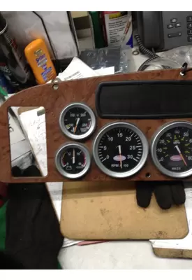 PETERBILT 387 GAUGE CLUSTER