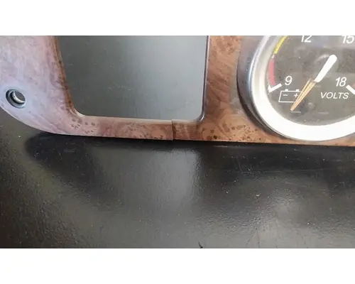 PETERBILT 387 GAUGE CLUSTER