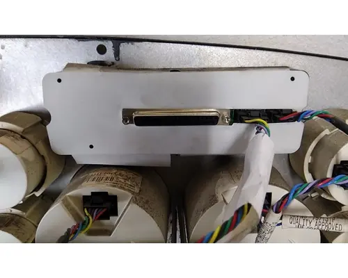 PETERBILT 387 GAUGE CLUSTER