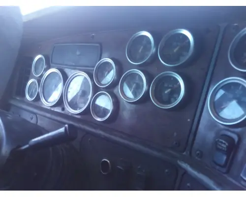 PETERBILT 387 GAUGE CLUSTER