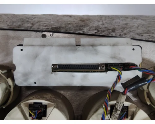 PETERBILT 387 GAUGE CLUSTER