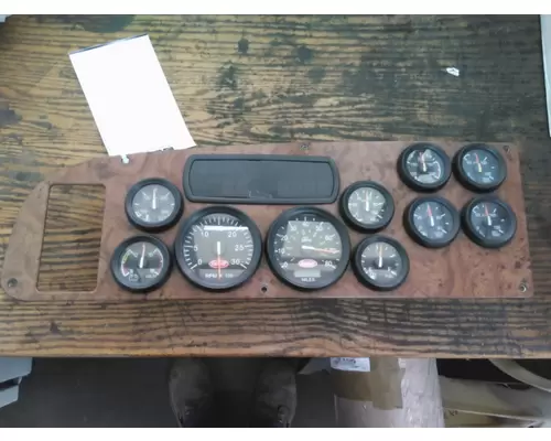 PETERBILT 387 GAUGE CLUSTER