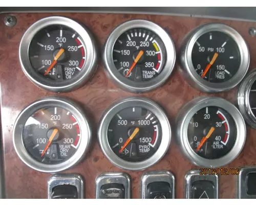 PETERBILT 387 GAUGE CLUSTER