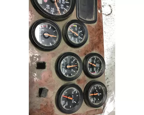 PETERBILT 387 GAUGE CLUSTER