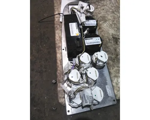 PETERBILT 387 GAUGE CLUSTER