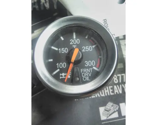 PETERBILT 387 GAUGE OIL PRESSURE