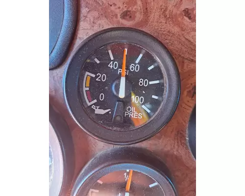 PETERBILT 387 GAUGE OIL PRESSURE