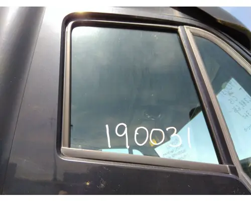 PETERBILT 387 GLASS, DOOR, FRONT