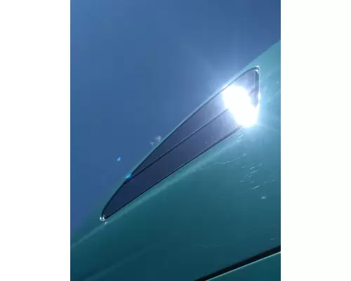PETERBILT 387 GLASS, SLEEPER