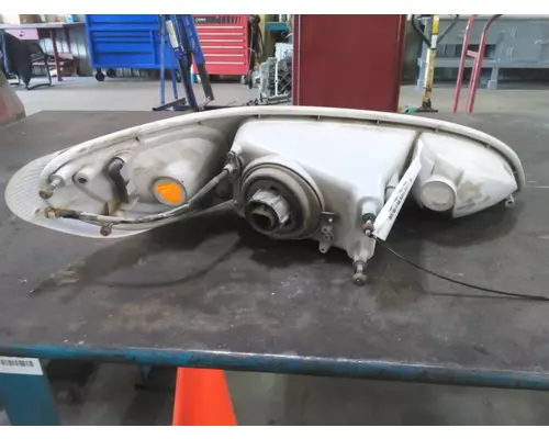 PETERBILT 387 HEADLAMP ASSEMBLY