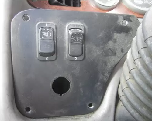 PETERBILT 387 HEADLAMP SWITCH