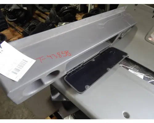 PETERBILT 387 INTERIOR PANELS & TRIM 126