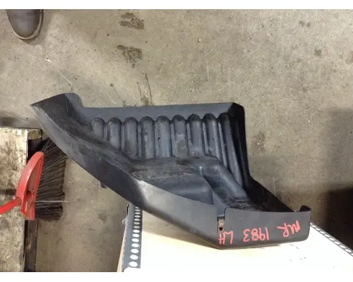PETERBILT 387 Inner Fender