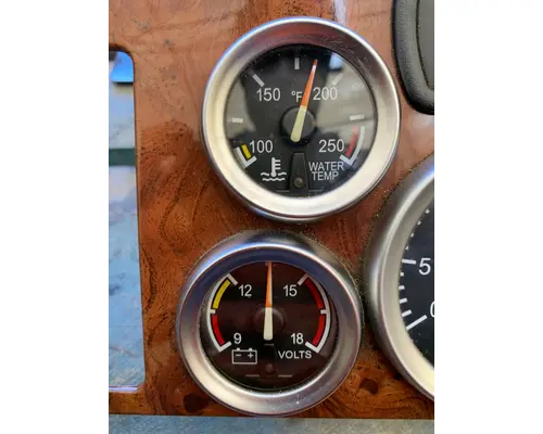 PETERBILT 387 Instrument Cluster