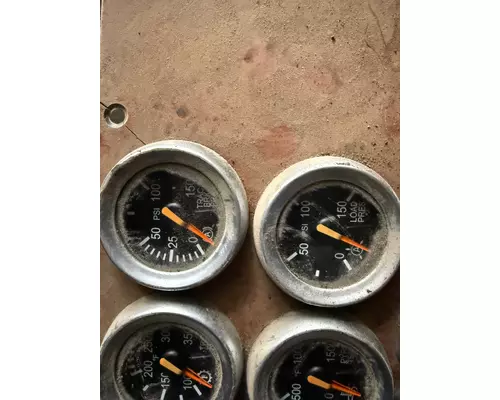 PETERBILT 387 Instrument Cluster