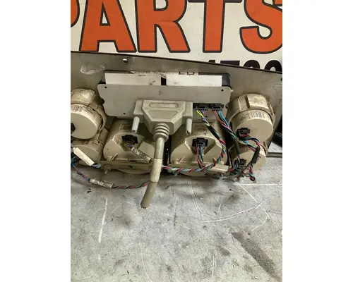 PETERBILT 387 Instrument Cluster