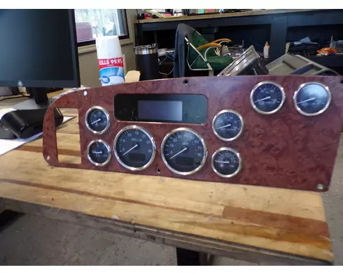 PETERBILT 387 Instrument Cluster