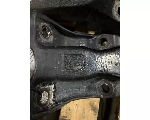 PETERBILT 387 Mounts, Cab