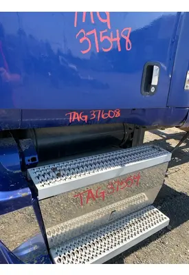 PETERBILT 387 ROCKER PANEL 