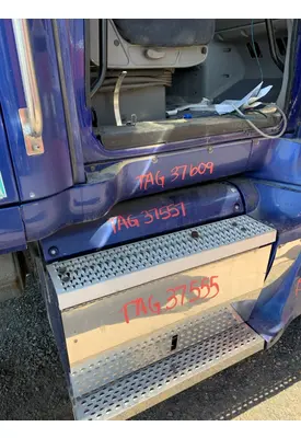 PETERBILT 387 ROCKER PANEL 