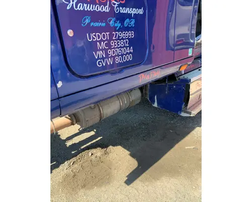 PETERBILT 387 ROCKER PANEL 