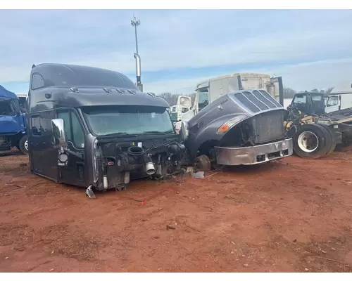 PETERBILT 387 Radiator Overflow Bottle