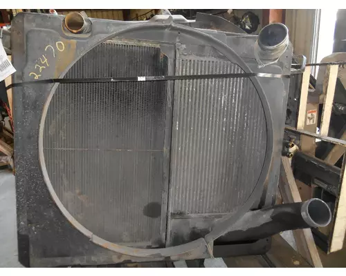 PETERBILT 387 Radiator