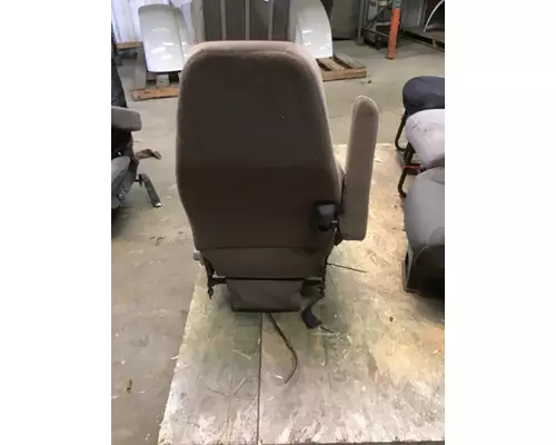 PETERBILT 387 SEAT, FRONT