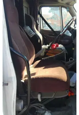 PETERBILT 387 SEAT, FRONT
