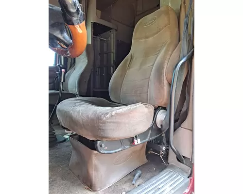 PETERBILT 387 SEAT, FRONT