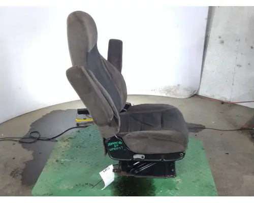 PETERBILT 387 SEAT, FRONT