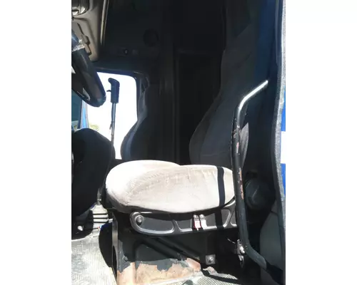 PETERBILT 387 SEAT, FRONT