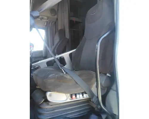 PETERBILT 387 SEAT, FRONT