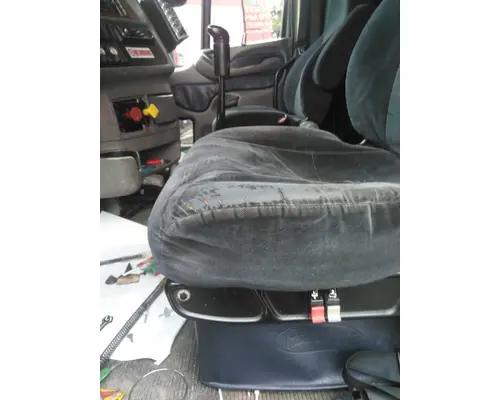 PETERBILT 387 SEAT, FRONT