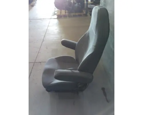 PETERBILT 387 SEAT, FRONT