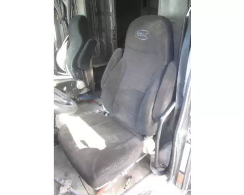 PETERBILT 387 SEAT, FRONT