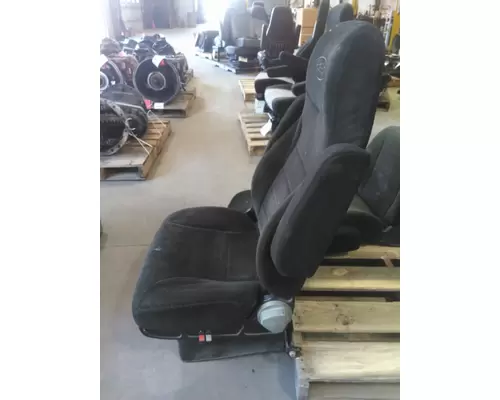PETERBILT 387 SEAT, FRONT