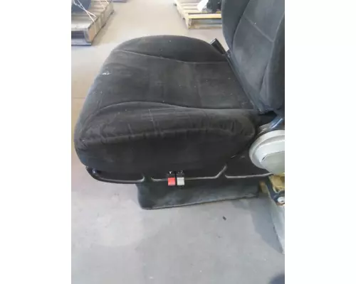 PETERBILT 387 SEAT, FRONT