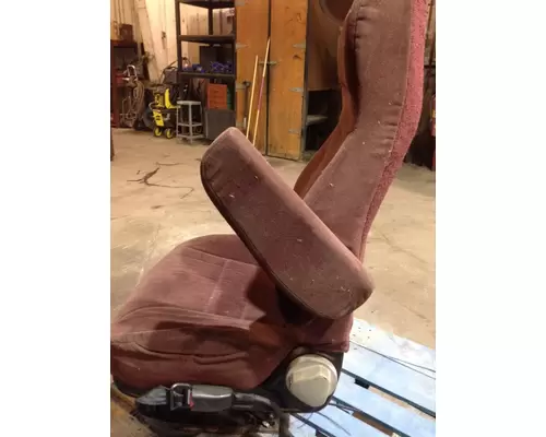 PETERBILT 387 SEAT, FRONT