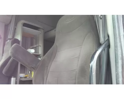 PETERBILT 387 SEAT, FRONT